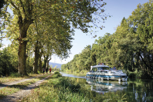 Larguez les amarres pour une croisière fluviale 100% nature sur le Canal du Midi 