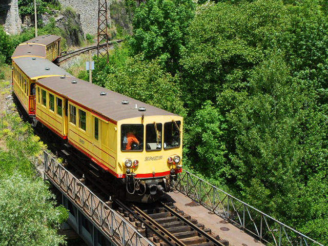 Pyrénées orientales - Le train jaune Sncf