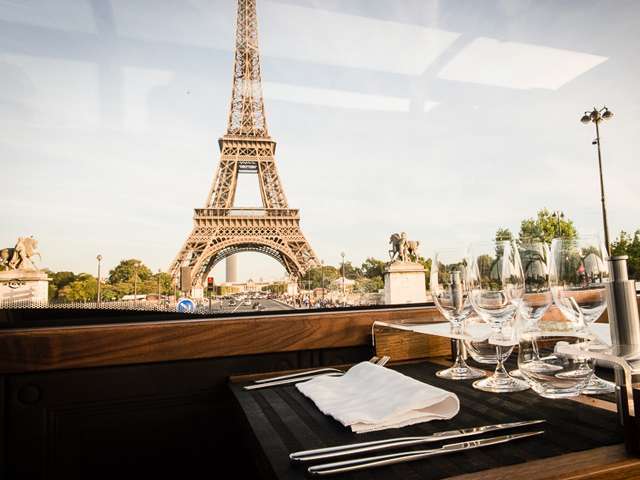 Restaurants insolites Paris - Le Bustronome
