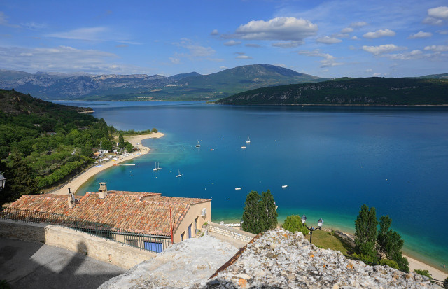 Top 12 des plus beaux lacs de France  pour des vacances rafraîchissantes