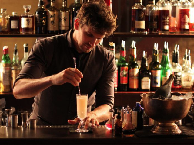 Jobs d'été : Bar man - 640 x 480