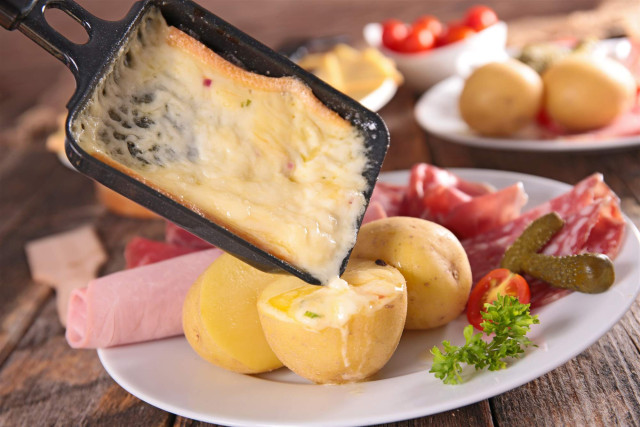 Où déguster une raclette de folie à Paris