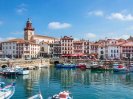 Destination Aquitaine 10 choses à voir absolument sur la côte Basque entre océan et montagne